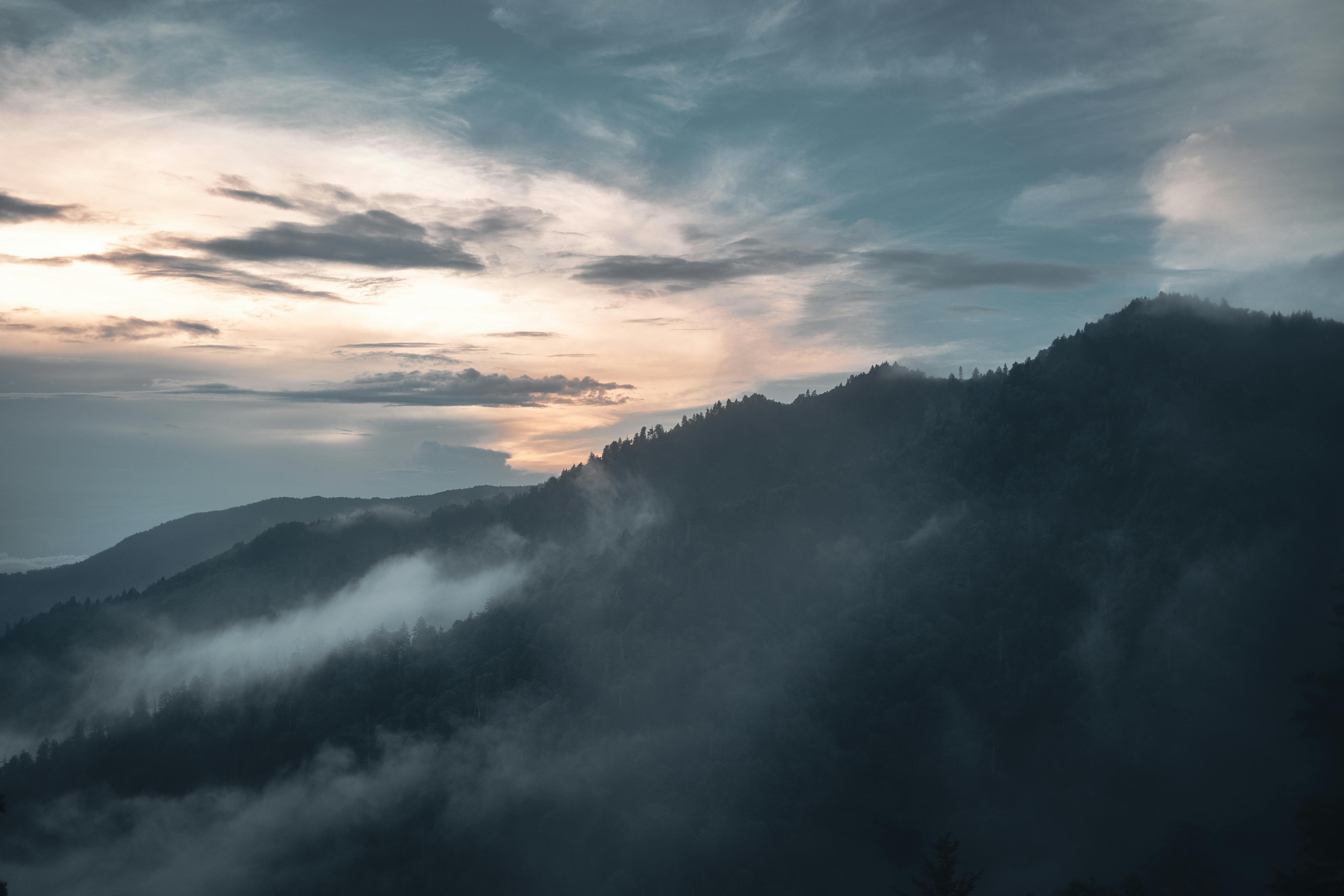 Mist over the Great Smoky Mountains near Knoxville